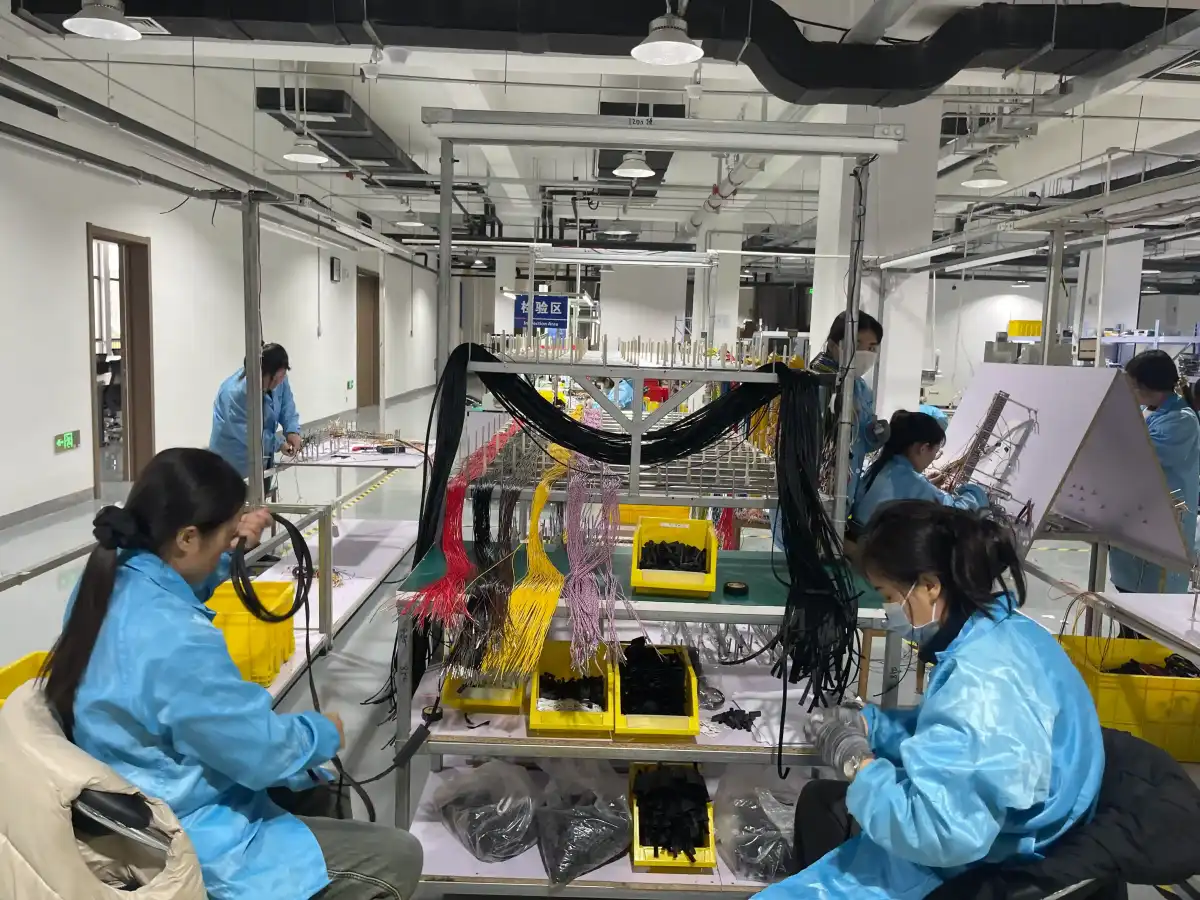 Linie de producție pentru wiring harness